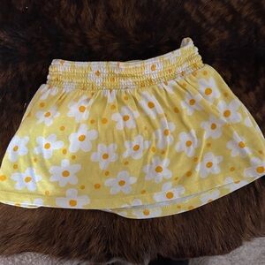 Cat & Jack Yellow Floral Skirt with White Daisies
